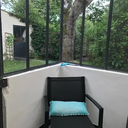 Le De La Porte Bleue